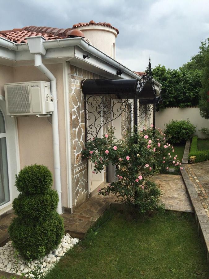 Villa St. Michael Madara ภายนอก รูปภาพ