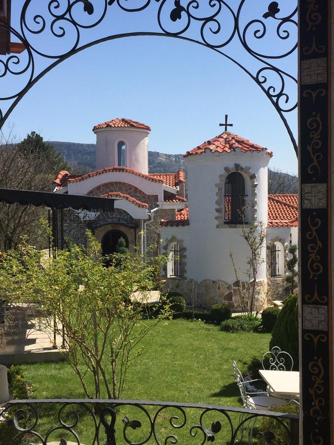 Villa St. Michael Madara ภายนอก รูปภาพ