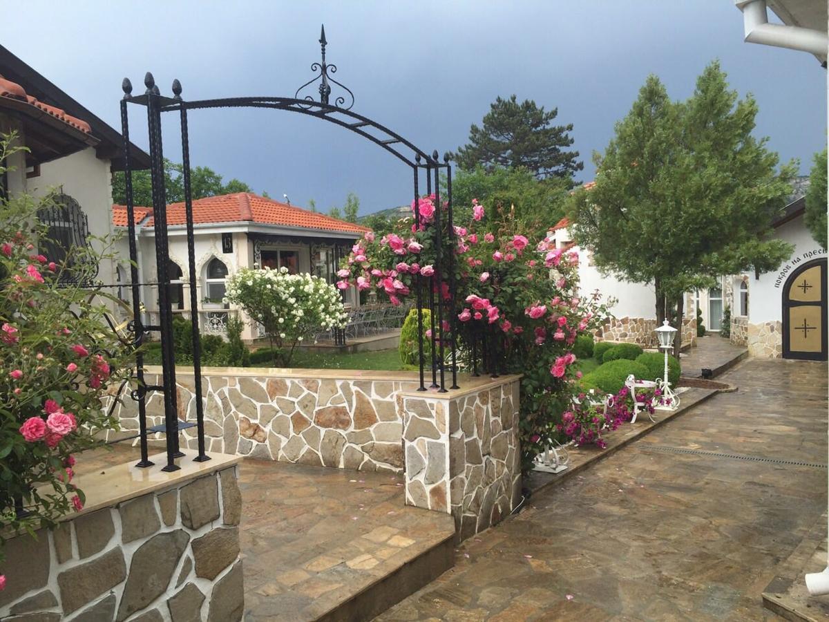 Villa St. Michael Madara ภายนอก รูปภาพ