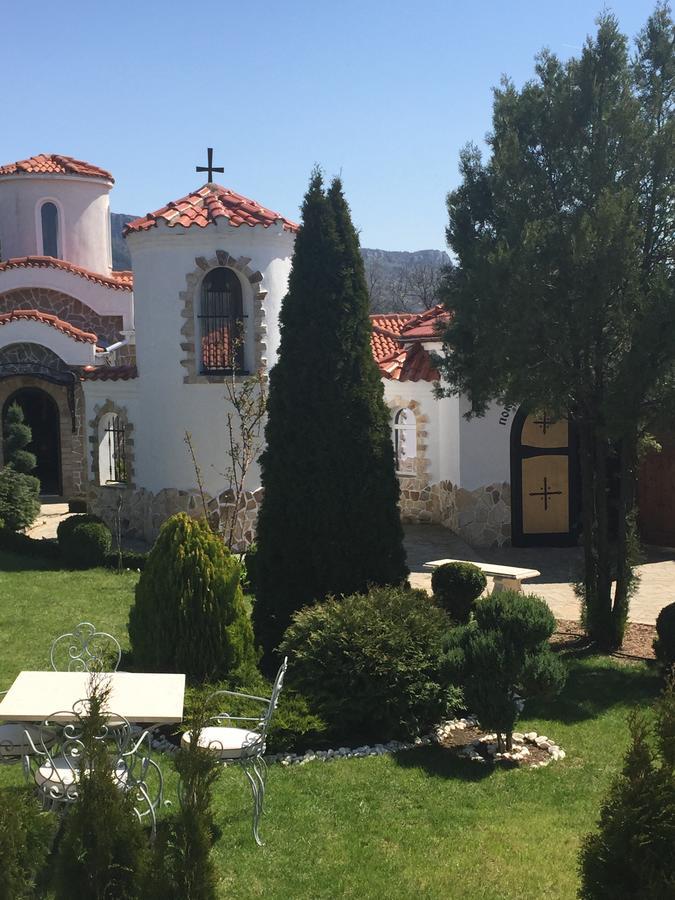 Villa St. Michael Madara ภายนอก รูปภาพ