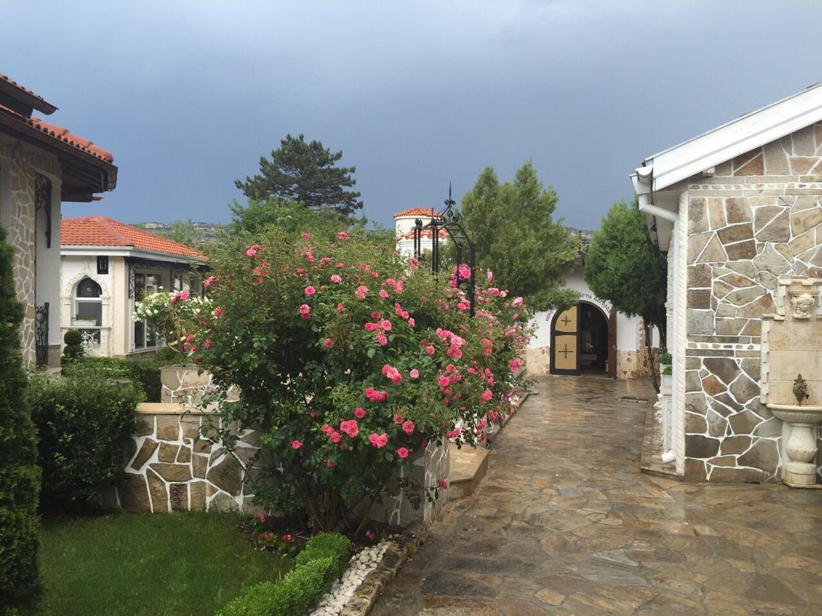 Villa St. Michael Madara ภายนอก รูปภาพ
