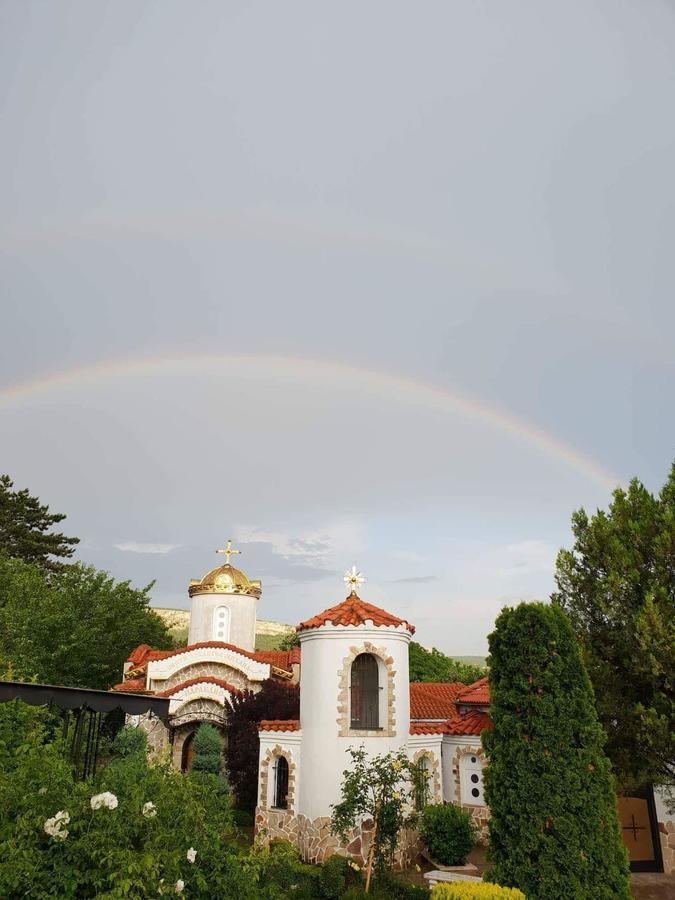 Villa St. Michael Madara ภายนอก รูปภาพ